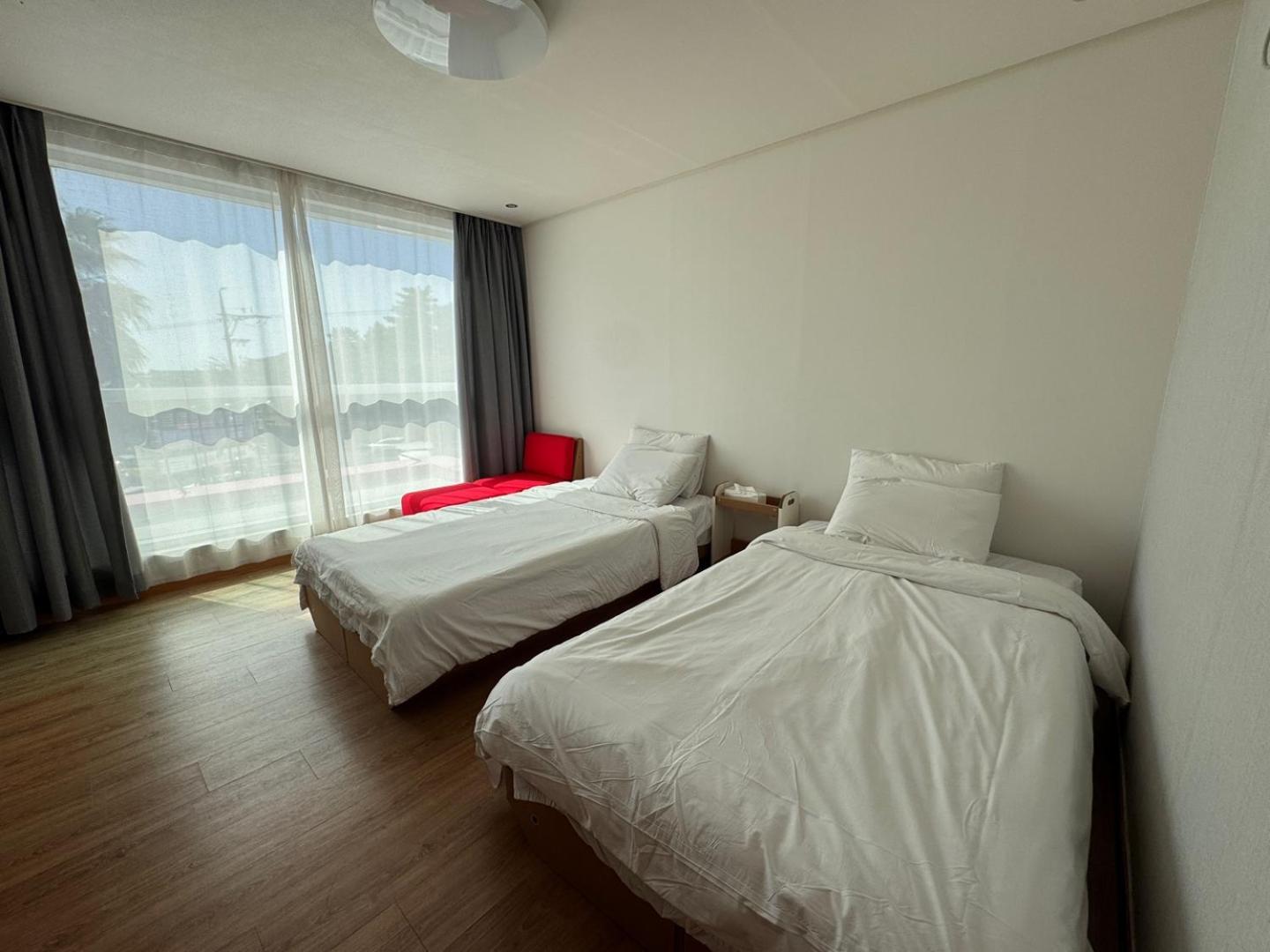Bedradio Dodubong Hotel Togŭnnae Екстериор снимка