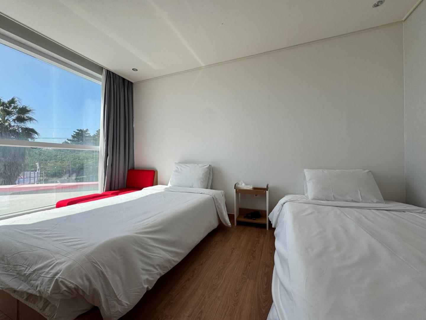 Bedradio Dodubong Hotel Togŭnnae Екстериор снимка