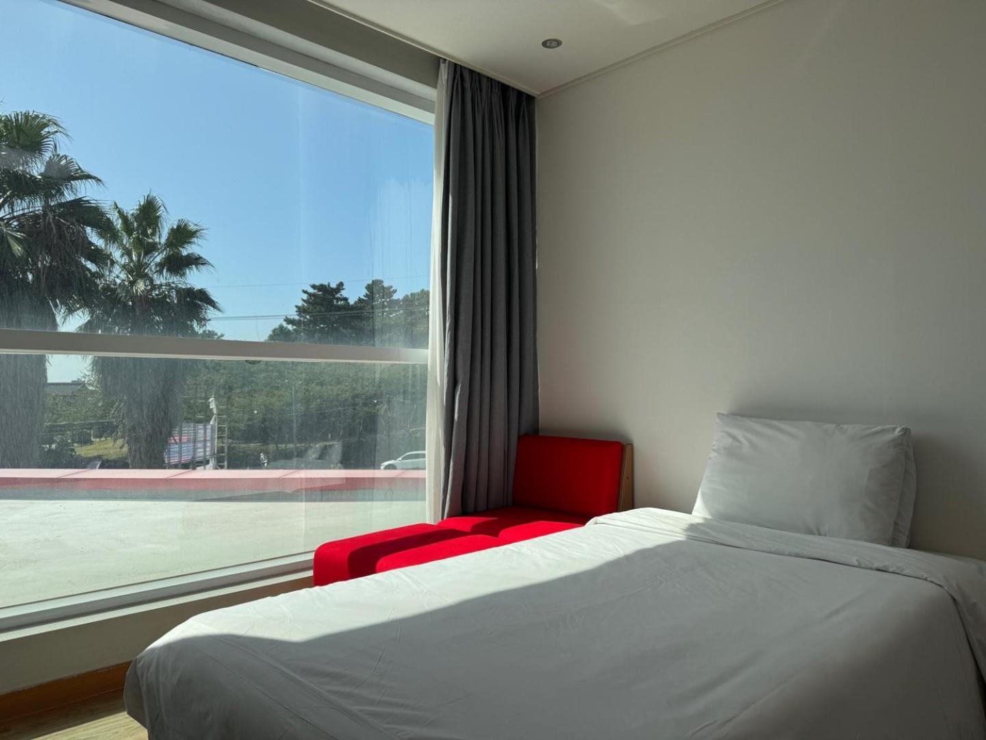 Bedradio Dodubong Hotel Togŭnnae Екстериор снимка